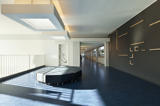 Anti Slip Waterproofing Polyurethane Concrete Floor Coating Glossy